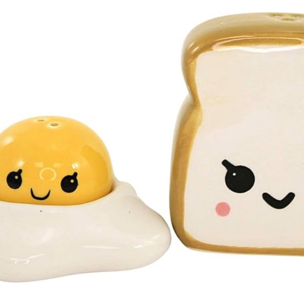 New EGG & TOAST Salt & Peoper Shakers
